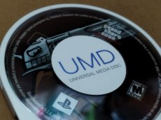 画像11: 【美品評価価格】海外北米版 グランド セフト オート Grand Theft Auto Liberty City Stories　箱説有　PSPプレイステーションポータブル【9N6】 (11)
