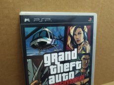 画像2: 【美品評価価格】海外北米版 グランド セフト オート Grand Theft Auto Liberty City Stories　箱説有　PSPプレイステーションポータブル【9N6】 (2)
