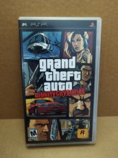 画像1: 【美品評価価格】海外北米版 グランド セフト オート Grand Theft Auto Liberty City Stories　箱説有　PSPプレイステーションポータブル【9N6】 (1)