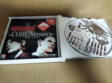 画像12: 【美品評価価格】バイオハザード コードベロニカ　初回限定　帯葉書箱説有　DCドリームキャスト【9N5】 (12)