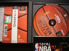 画像2: トータル NBA'97　帯箱説有　PS1プレイステーション (2)