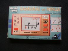 画像2: SAMURAI vs NINJA 侍 VS 忍者　箱説有　ゲームウォッチ (2)