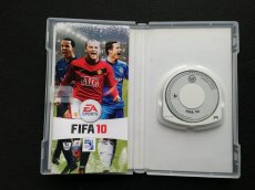 画像2: FIFA 10 ワールドクラス サッカー海外版　箱有　PSPプレイステーションポータブル (2)