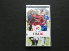画像1: FIFA 10 ワールドクラス サッカー海外版　箱有　PSPプレイステーションポータブル (1)