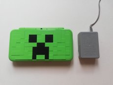 画像1: 2DS本体マインクラフトクリーパーエディション　箱説無　ニンテンドー3DS (1)