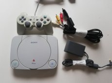 画像6: PS1 one本体　scph-100　箱説有　PS1プレイステーション (6)