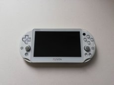 画像1: PS Vita本体　ホワイト　箱説無　PS Vita (1)