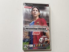 画像1: ワールドサッカーウイニングイレブン2009　箱説有　PSPプレイステーションポータブル【管理8h1】 (1)
