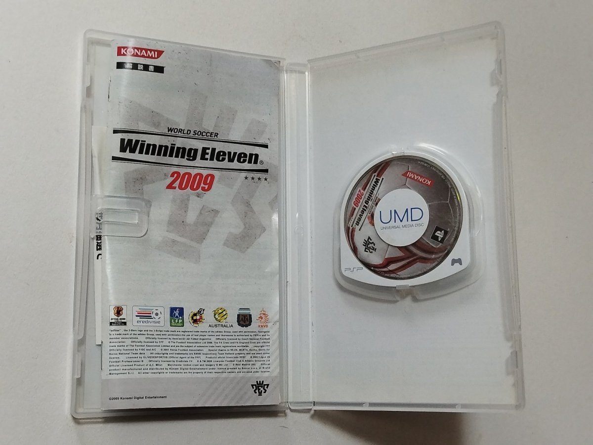 画像2: ワールドサッカーウイニングイレブン2009 箱説有 PSPプレイステーションポータブル【管理8h1】 (2)