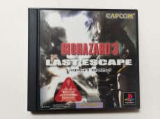 画像1: バイオハザード3 ラストエスケープ　帯葉書チラシ箱説有　PS1プレイステーション【管理9h1】 (1)