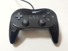 画像1: クラシックコントローラーPro 黒ブラック　箱説無　wiiウィー【管理4h7】  (1)
