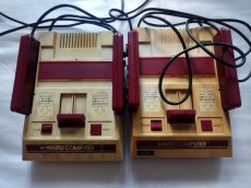 画像1: ファミコン本体　箱説無　2台セット　FCファミコン【2f3-3】 (1)