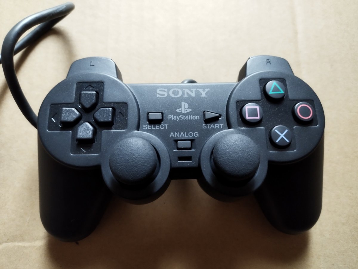 画像1: 【美品評価価格】アナログコントローラー　ダイヤモンド・ブラック SCPH-1200　箱説有　PS1プレイステーション【8h8】 (1)