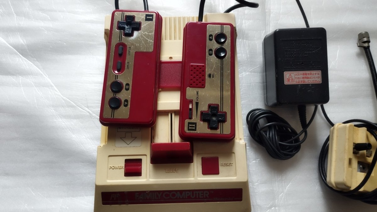 画像3: ファミコン本体　箱説無　FCファミコン【2f2-2】 (3)