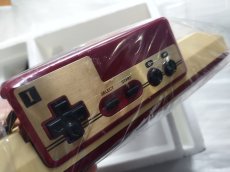 画像11: ファミコン本体　箱説有　FCファミコン【2f3-1】 (11)