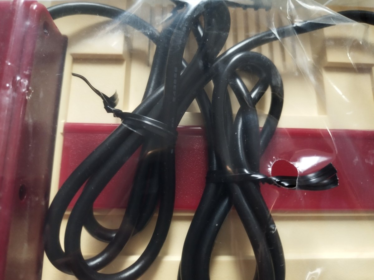 画像8: ファミコン本体　箱説有　FCファミコン【2f3-1】 (8)