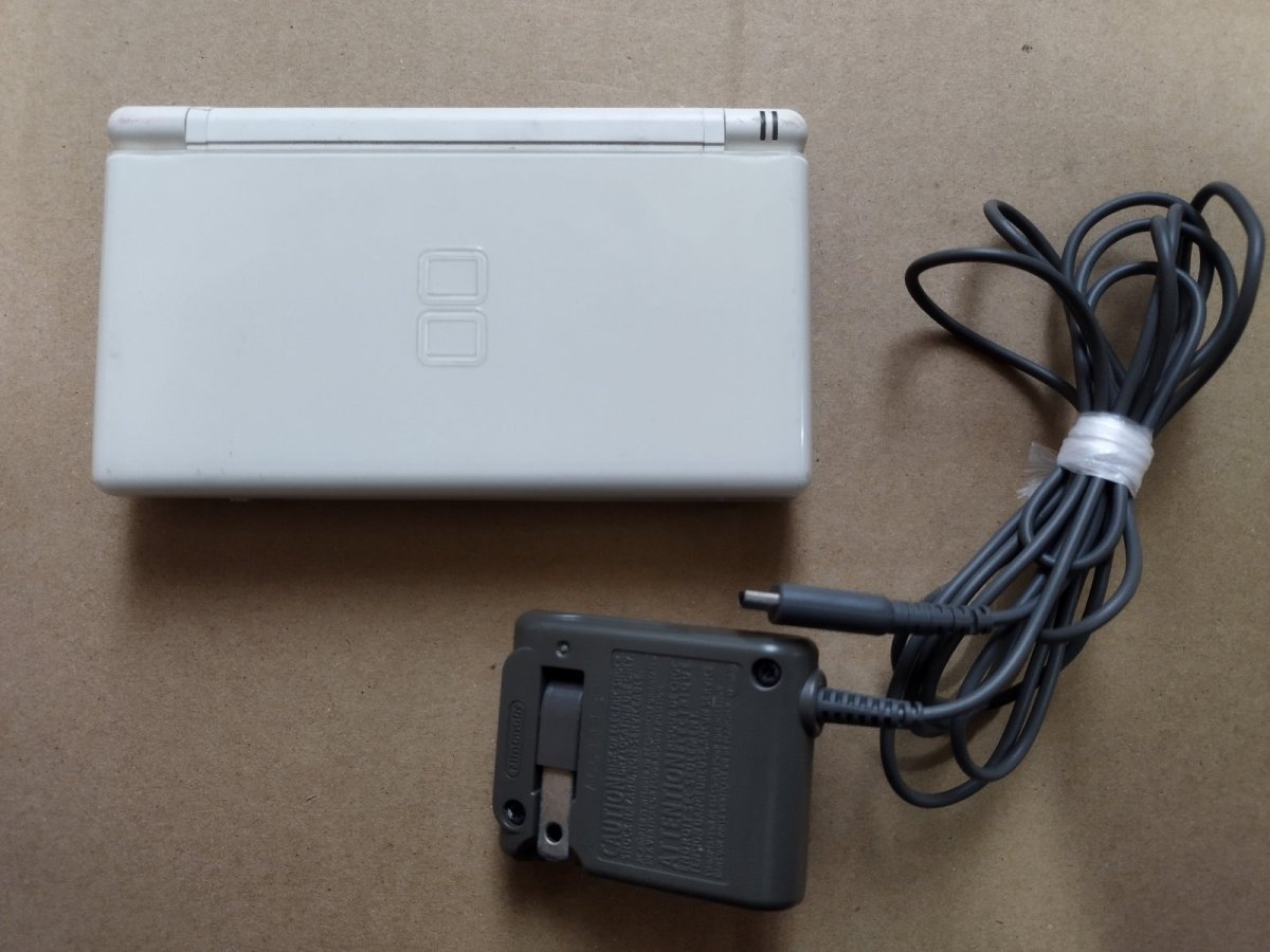 画像1: DSライト本体　ホワイト　箱説無　ニンテンドーDS【8m6】 (1)