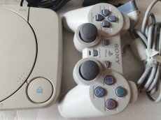 画像2: PS one本体　SCPH-100　箱説無　PS1プレイステーション【2f2-2】 (2)