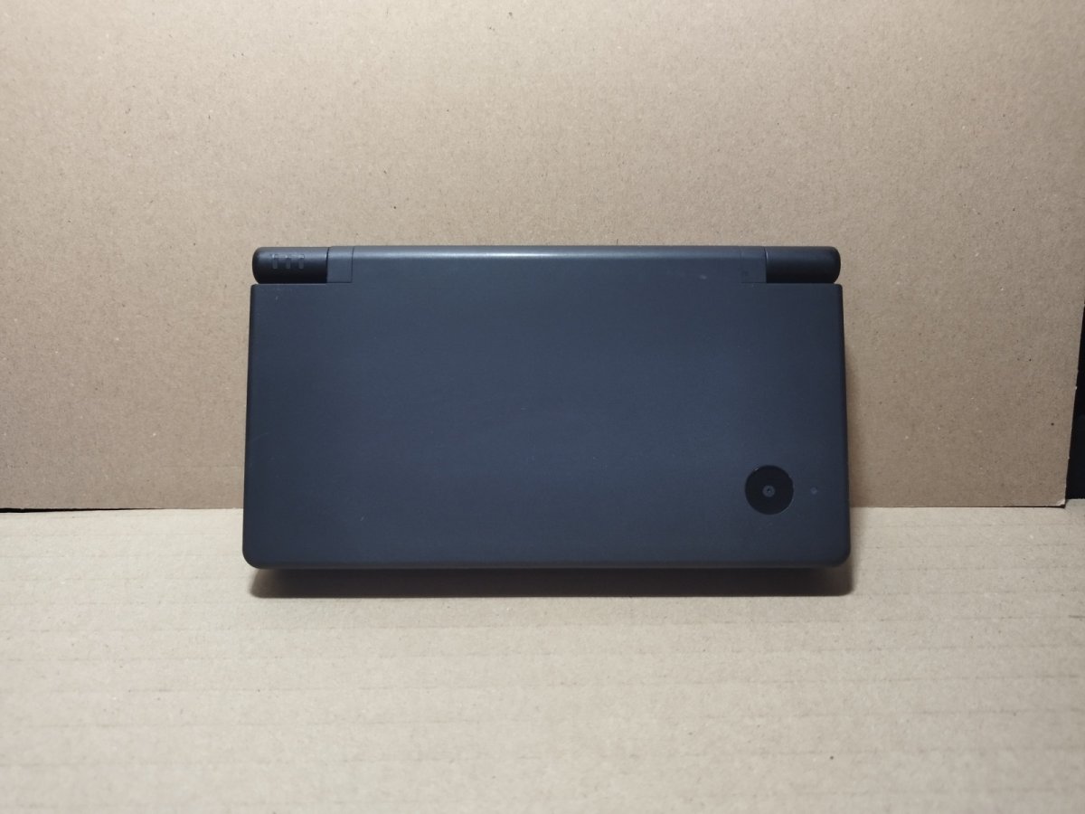 画像1: 【美品】ニンテンドーDSi 本体 ブラック　箱説無　ニンテンドーDS【6h3】 (1)