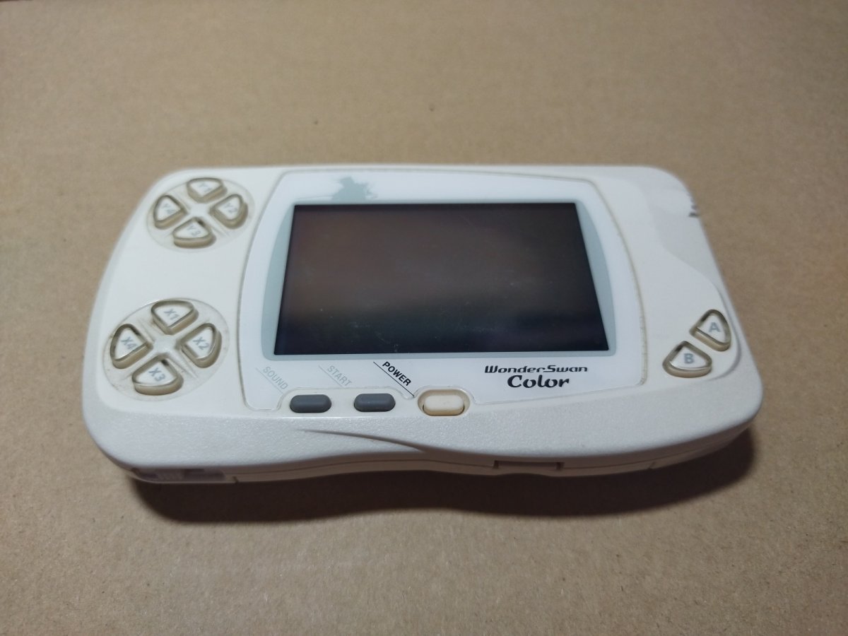 画像1: ワンダースワンカラー本体　ファイナルファンタジー版　ソフト付き　ジャンク　箱説無　WSワンダースワン【6m5】 (1)