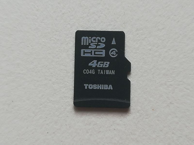 画像1: micro SDカード　TOSHIBA　4GB (1)