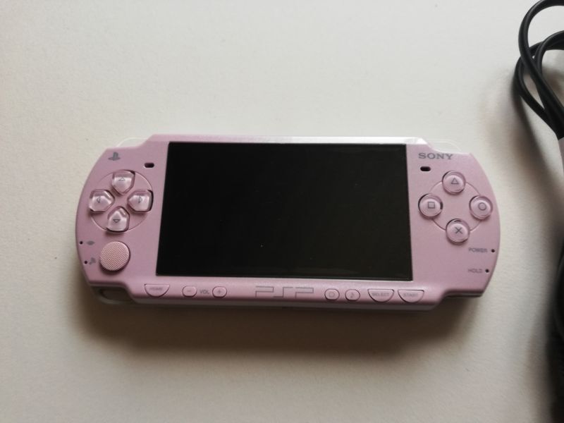 PSP「プレイステーション・ポータブル」 ローズ・ピンク (PSP-2000RP) 【メーカー生産終了】 bme6fzu
