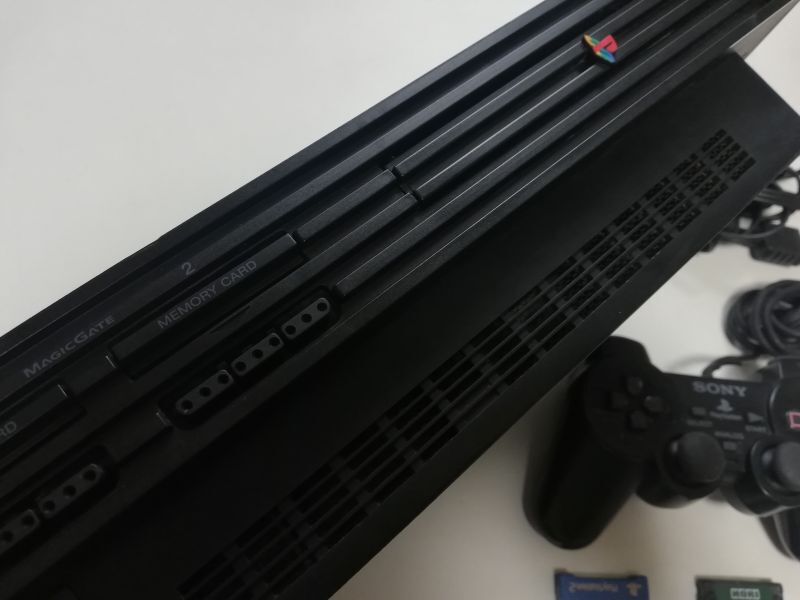 ソフトメモカセット　プレイステーション2本体SCPH-30000　箱説無　PS2プレイステーション2